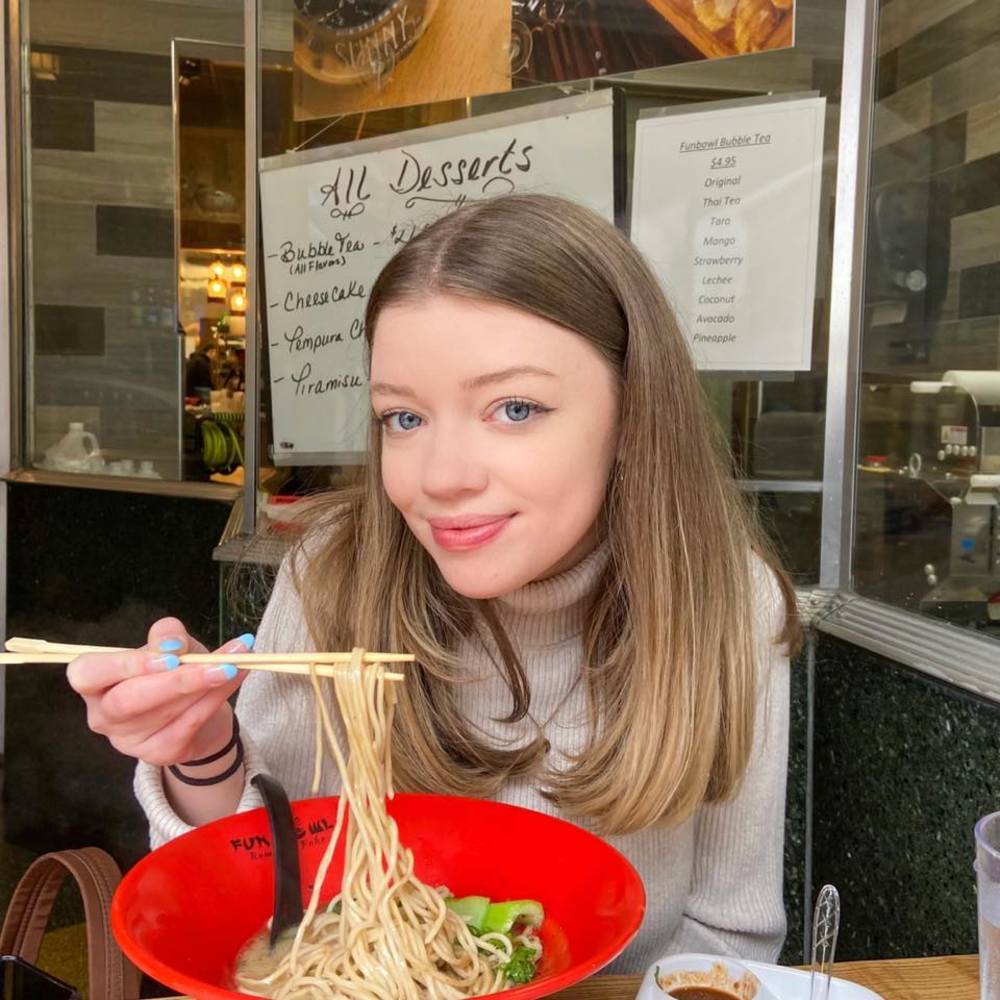 Meet your Posher, Caitie